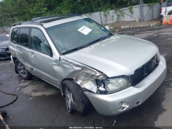  Salvage Toyota Highlander