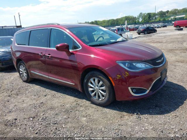  Salvage Chrysler Pacifica