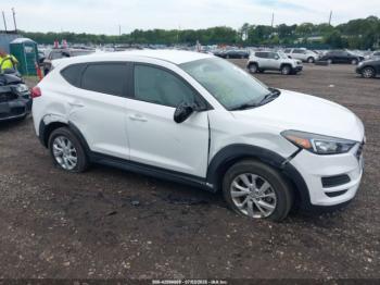  Salvage Hyundai TUCSON