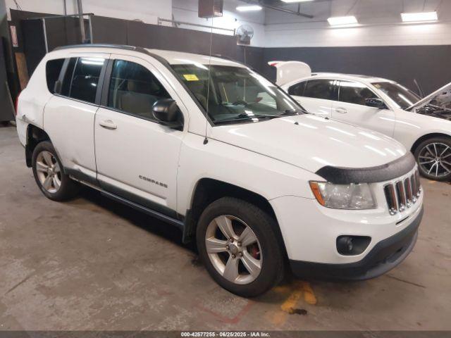  Salvage Jeep Compass