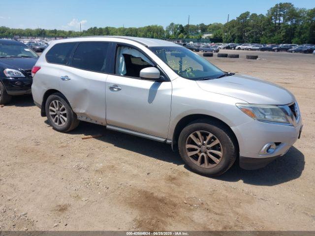  Salvage Nissan Pathfinder