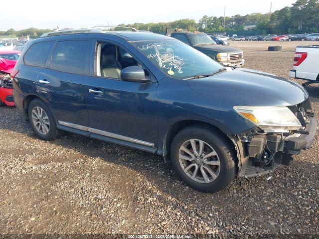  Salvage Nissan Pathfinder