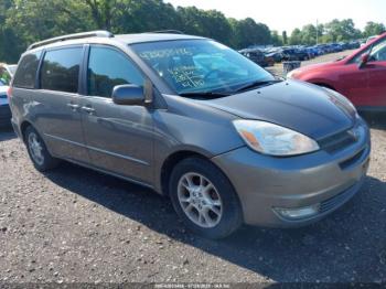  Salvage Toyota Sienna