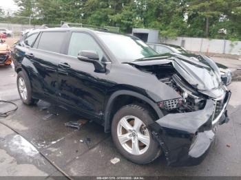  Salvage Toyota Highlander