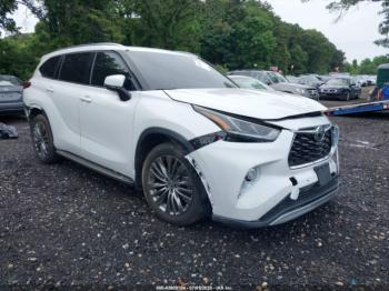  Salvage Toyota Highlander