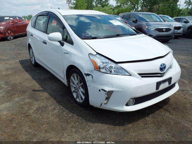  Salvage Toyota Prius v