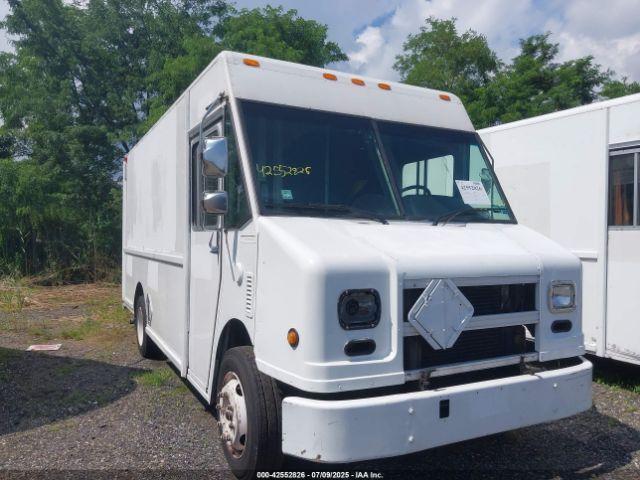 Salvage Freightliner Chassis