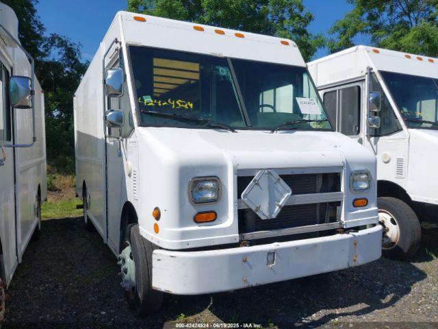  Salvage Freightliner Chassis