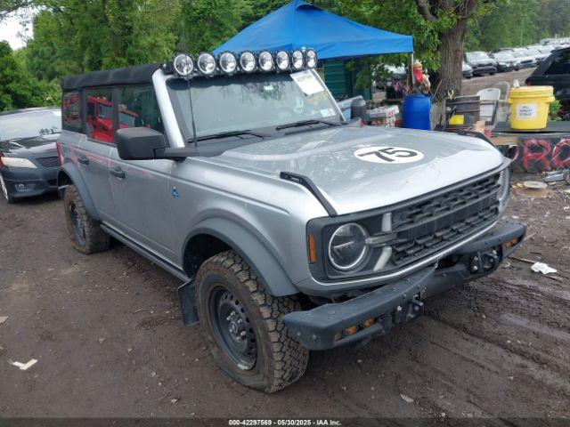  Salvage Ford Bronco