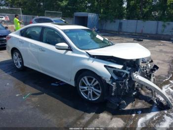  Salvage Nissan Altima
