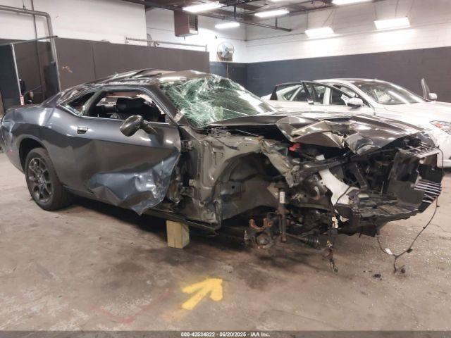  Salvage Dodge Challenger