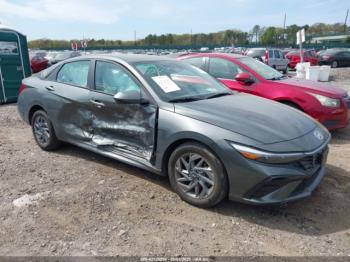  Salvage Hyundai ELANTRA