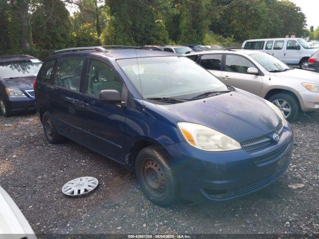  Salvage Toyota Sienna