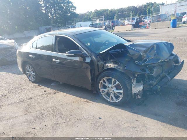  Salvage Nissan Maxima