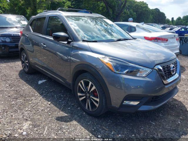  Salvage Nissan Kicks