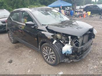  Salvage Nissan Kicks