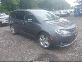  Salvage Chrysler Pacifica