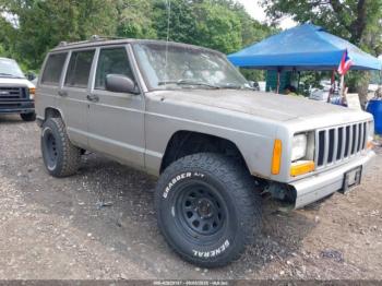  Salvage Jeep Cherokee