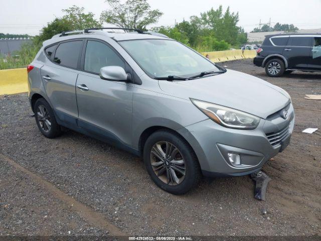  Salvage Hyundai TUCSON