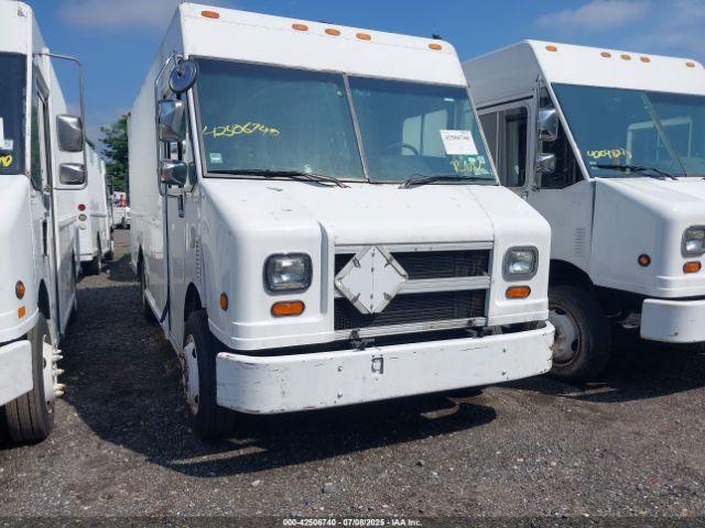  Salvage Freightliner Chassis
