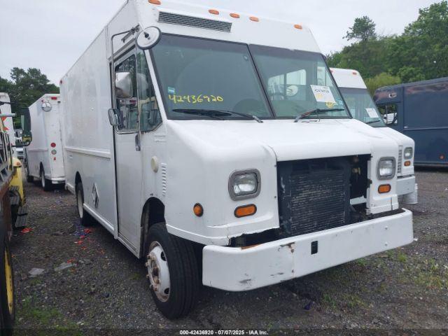  Salvage Freightliner Chassis