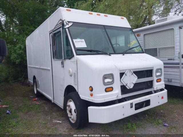  Salvage Freightliner Chassis