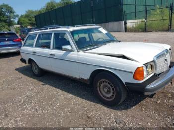  Salvage Mercedes-Benz 300