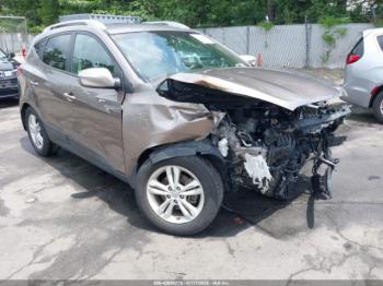  Salvage Hyundai TUCSON