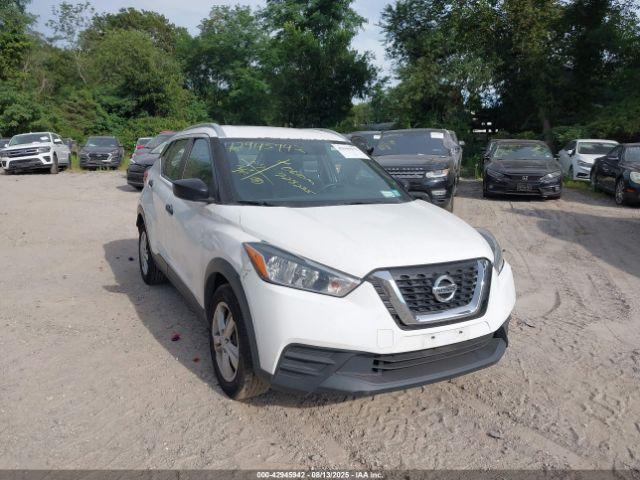  Salvage Nissan Kicks