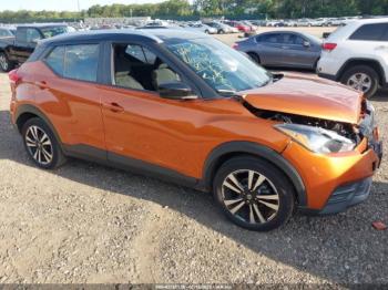  Salvage Nissan Kicks