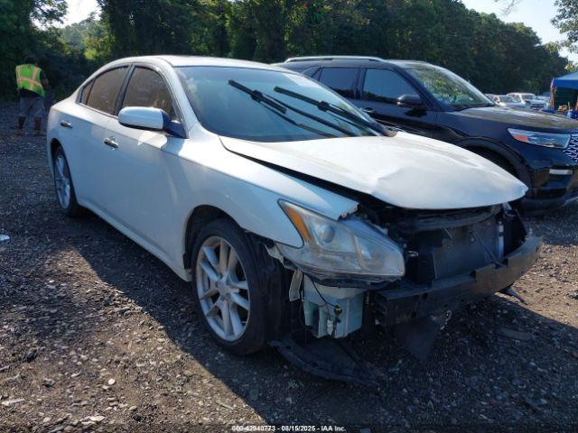  Salvage Nissan Maxima