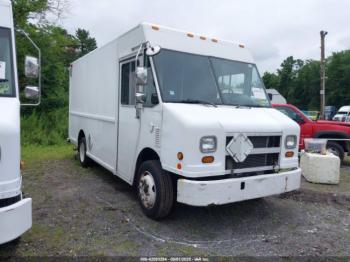  Salvage Freightliner Chassis