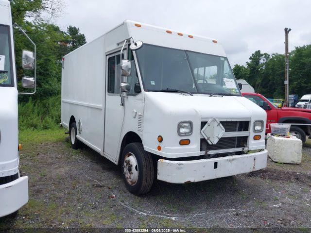  Salvage Freightliner Chassis