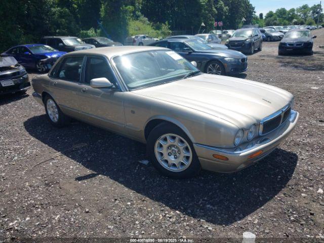  Salvage Jaguar Xj8