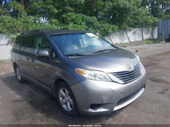  Salvage Toyota Sienna