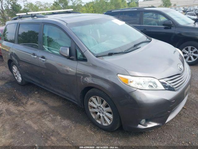  Salvage Toyota Sienna