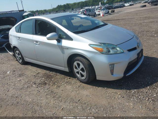  Salvage Toyota Prius