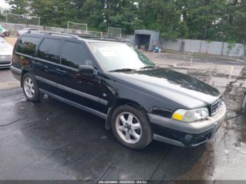  Salvage Volvo V70