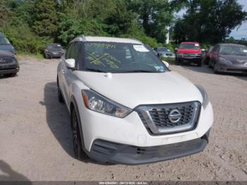  Salvage Nissan Kicks