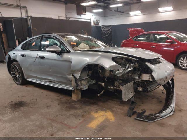  Salvage Porsche Panamera