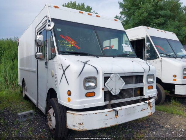  Salvage Freightliner Chassis