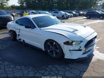  Salvage Ford Mustang