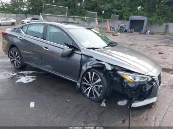  Salvage Nissan Altima