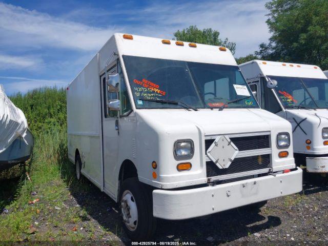  Salvage Freightliner Chassis