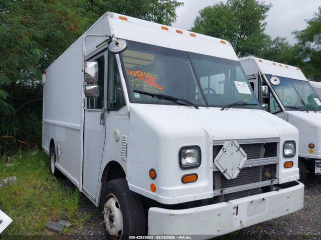  Salvage Freightliner Chassis