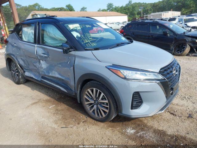  Salvage Nissan Kicks