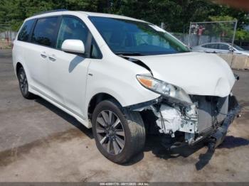  Salvage Toyota Sienna
