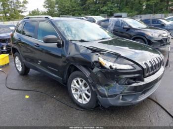  Salvage Jeep Cherokee