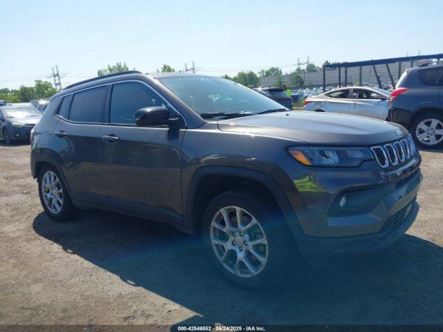  Salvage Jeep Compass