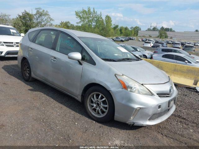  Salvage Toyota Prius v
